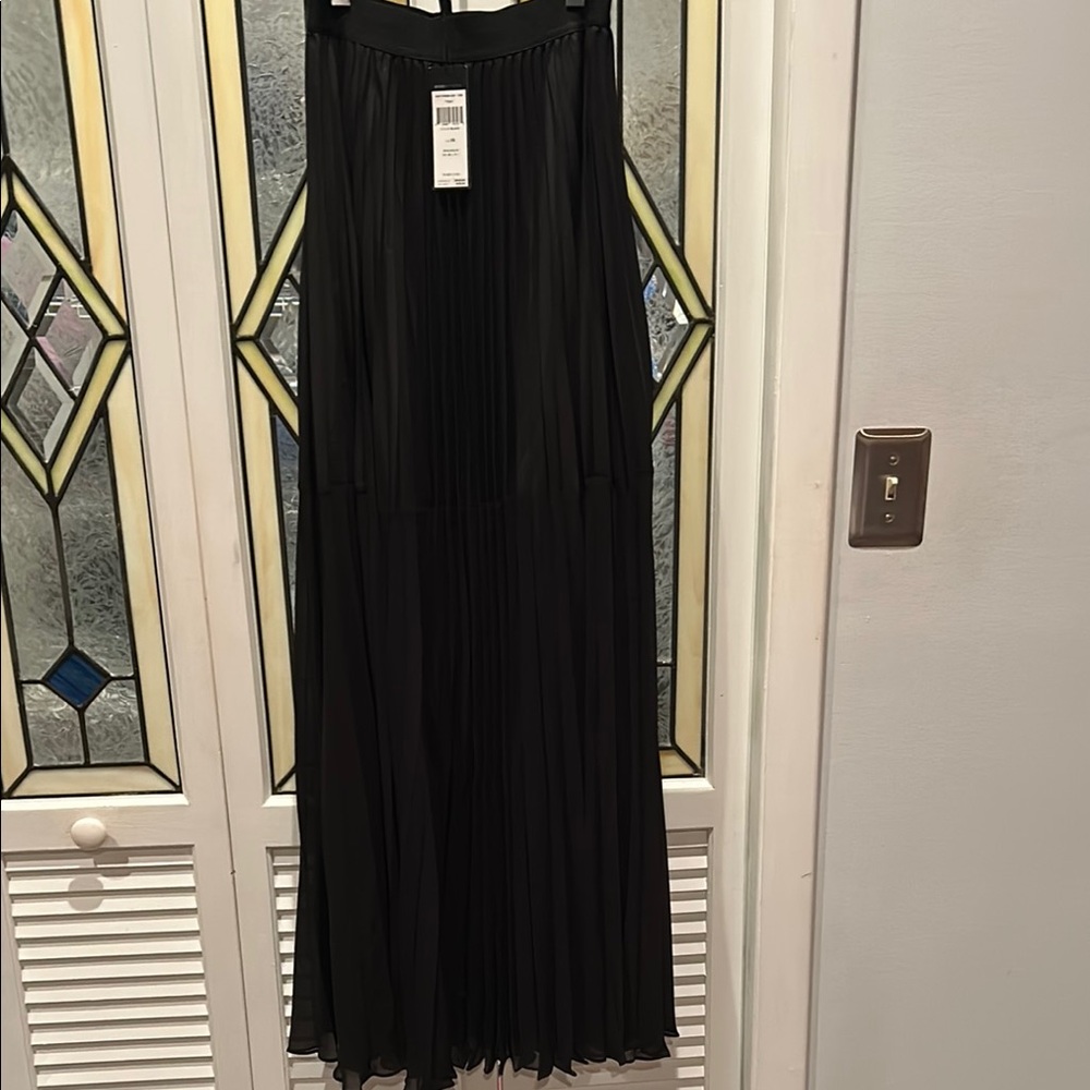 BCBG Elegant Black Pleated Skirt